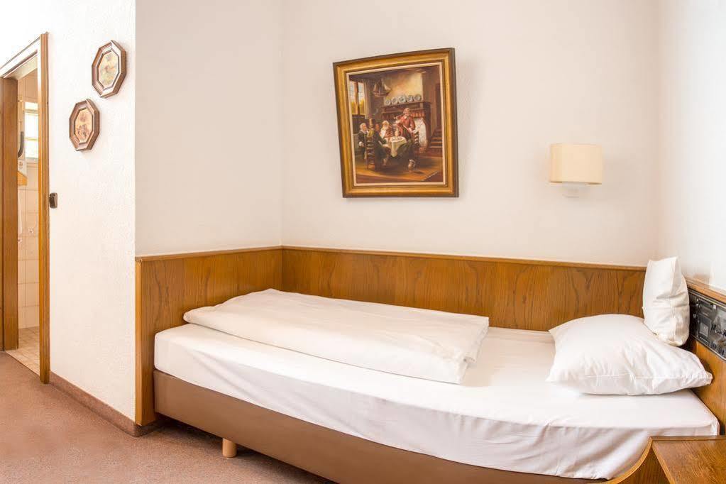Kubler Stars Hotel Карлсруе Екстериор снимка
