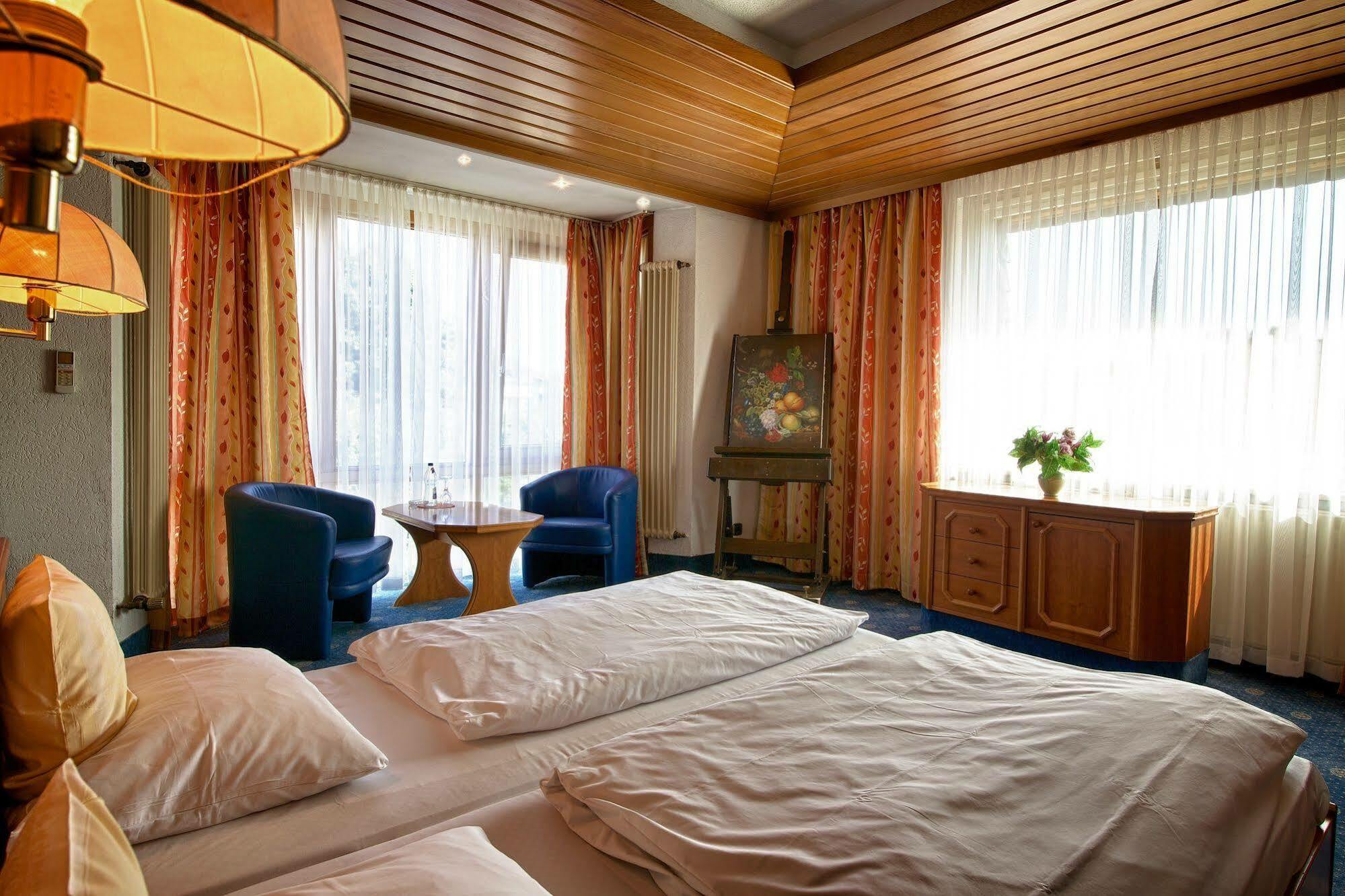 Kubler Stars Hotel Карлсруе Екстериор снимка